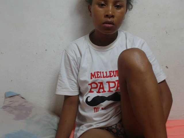 AnitaQuin, une amatrice française avec qui discuter et avoir du sexe