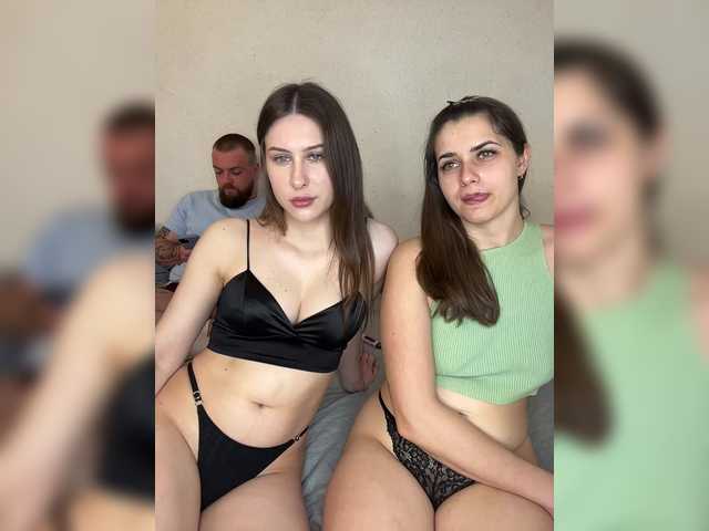 Cherry-berryMax98's BongaCams show and profile