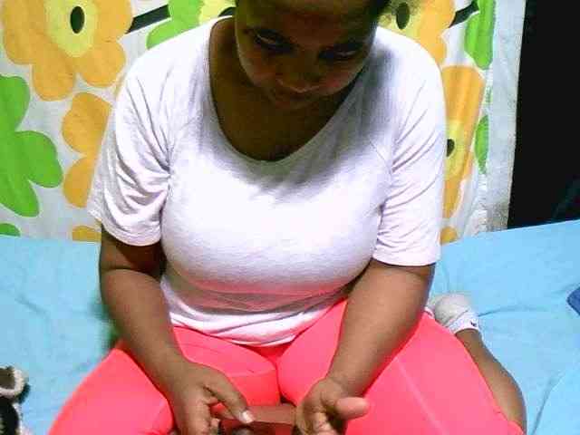 Chamnah Live Webcam on BongaCams