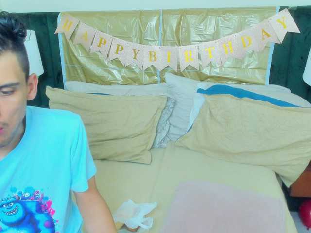 BlakeAndAllisa live cam