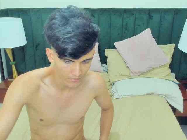 BlakeAndAllisa webcam