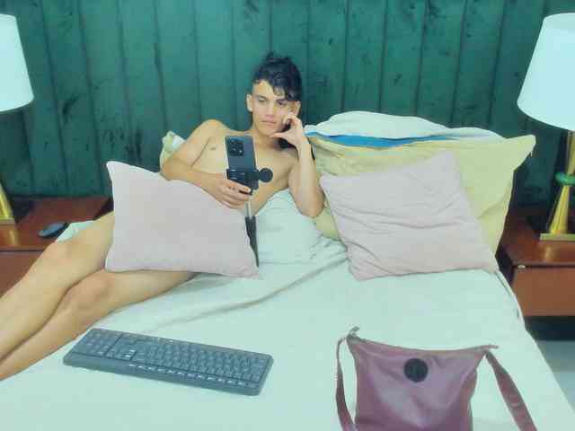 BlakeAndAllisa webcam