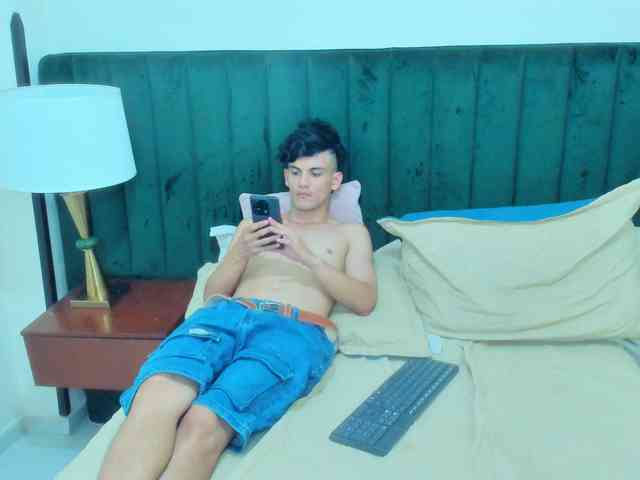 chat site BlakeAndAllisa