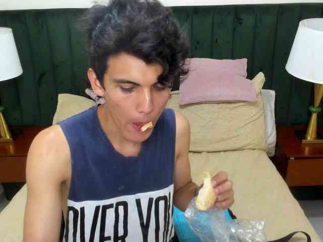 BlakeAndAllisa webcam