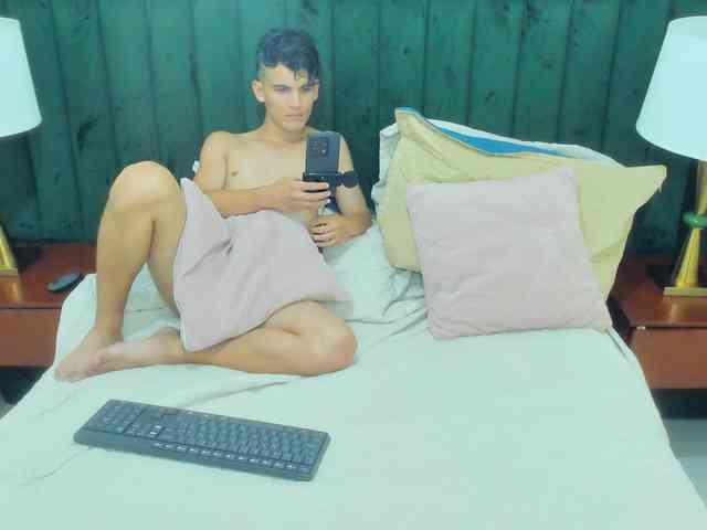 BlakeAndAllisa webcam