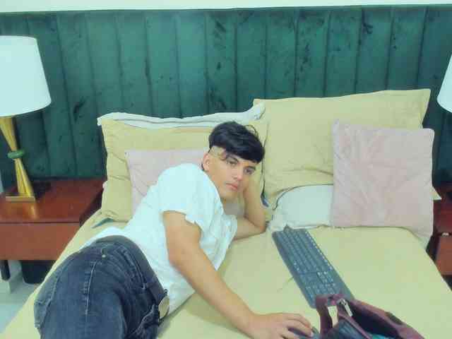 BlakeAndAllisa webcam