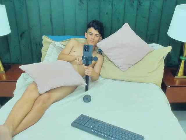 BlakeAndAllisa webcam