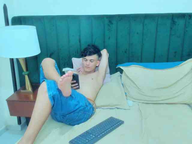 BlakeAndAllisa webcam