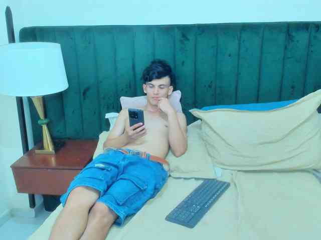 BlakeAndAllisa webcam