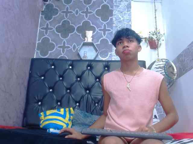 sexy-boysx18 Live Webcam on BongaCams