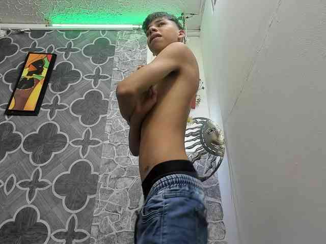 sexy-boysx18 sexy-boysx18