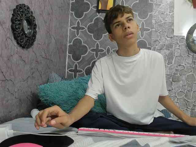 sexy-boysx18 sexy-boysx18