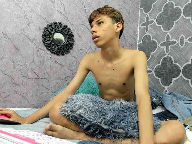 sexy-boysx18 sexy-boysx18