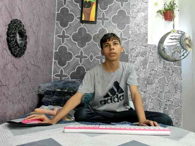 sexy-boysx18 sexy-boysx18