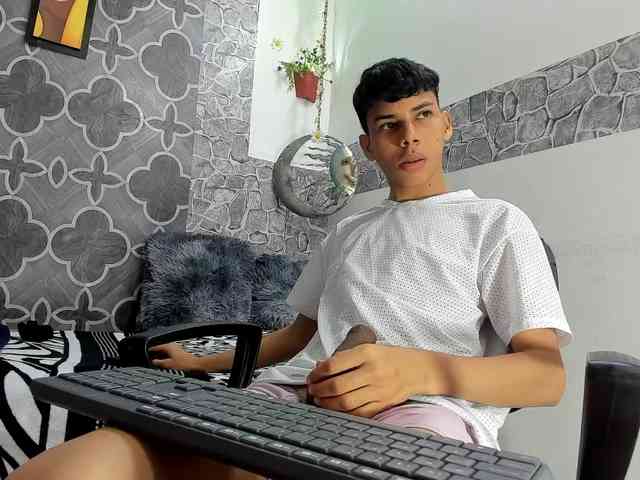 sexy-boysx18 sexy-boysx18