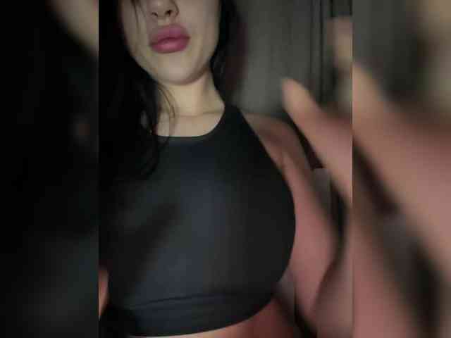 angelinakisa001 webcam