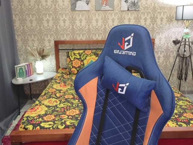 LillAna's BongaCams show and profile