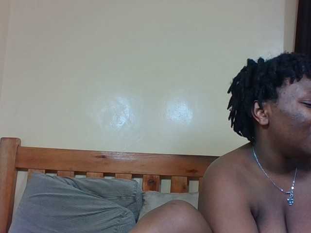 Blacks-ebonies's BongaCams show and profile