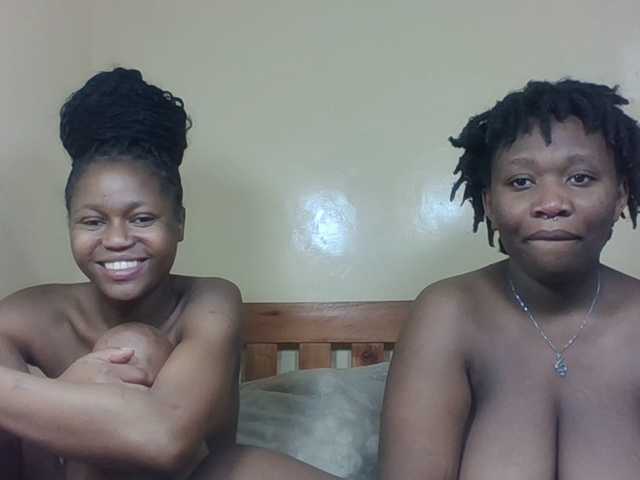 Blacks-ebonies's BongaCams show and profile