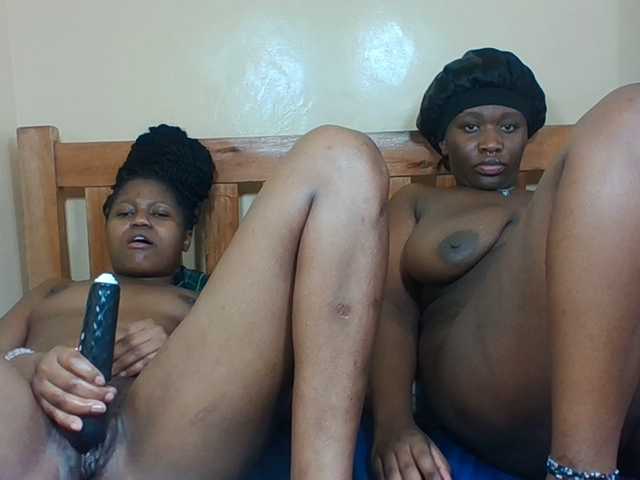 Blacks-ebonies's BongaCams show and profile