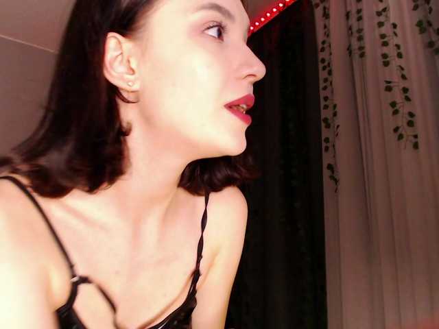 le modèle dolll-maiya est en webcam porno dans un show sur le site bongacams, il possède les tags suivants: White/Caucasian,Brunette,Shaved