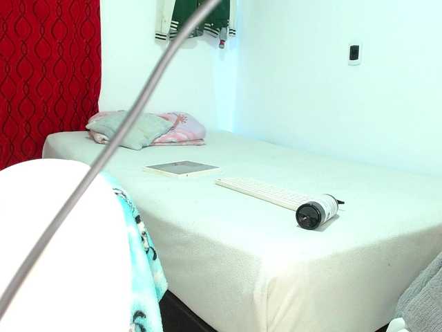 amberkholin-'s BongaCams show and profile