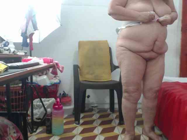 SweetBigCat Live Webcam on BongaCams