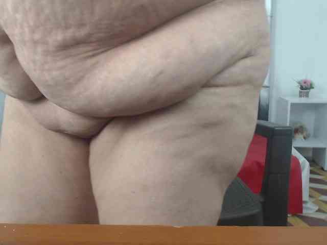 SweetBigCat Live Webcam on BongaCams