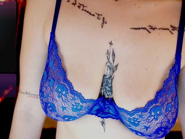 DanielaReign's BongaCams show and profile