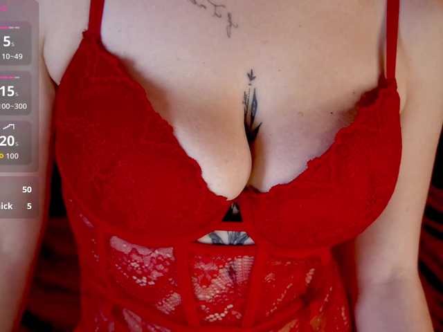  DanielaReign chat room