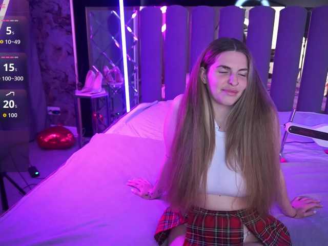 DanielaReign's BongaCams show and profile