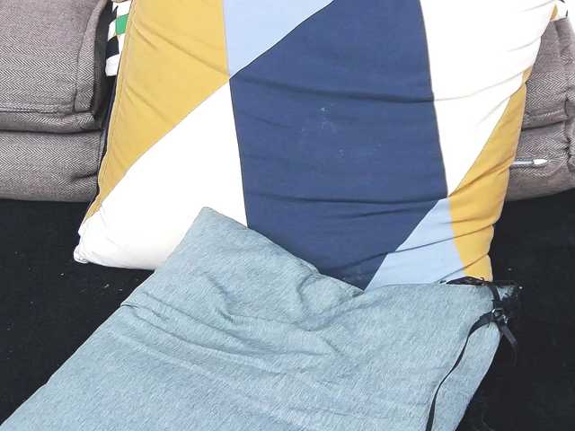 FayeSlate Live Cam and Statistics on UnifiedCams