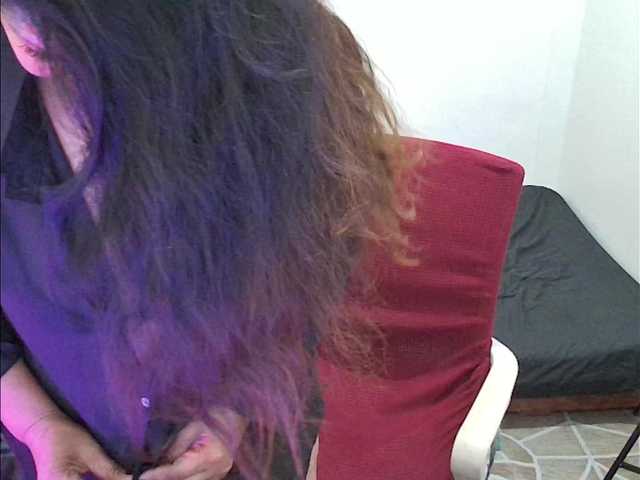 Caramela122's BongaCams show and profile