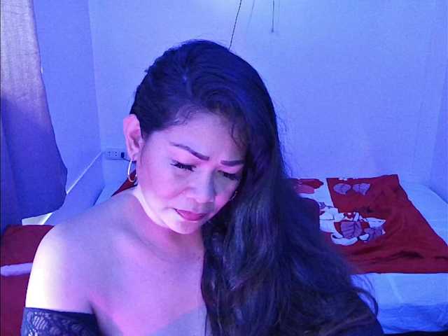 Caramela122's BongaCams show and profile