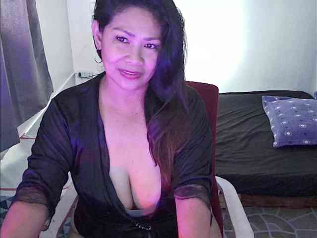 Caramela122 webcam