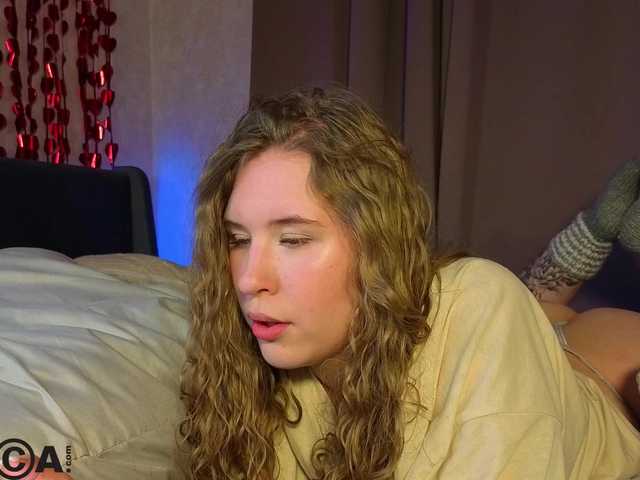 Elsiee-Cuttiess's BongaCams show and profile