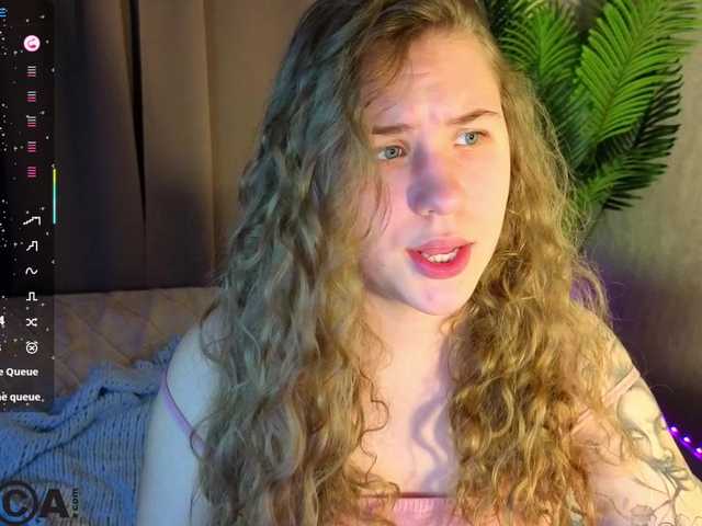 Elsiee-Cuttiess's BongaCams show and profile