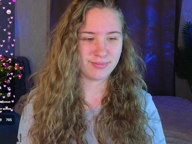 Elsiee-Cuttiess's BongaCams show and profile