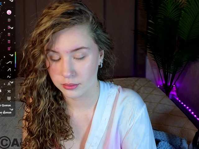 Elsiee-Cuttiess's BongaCams show and profile