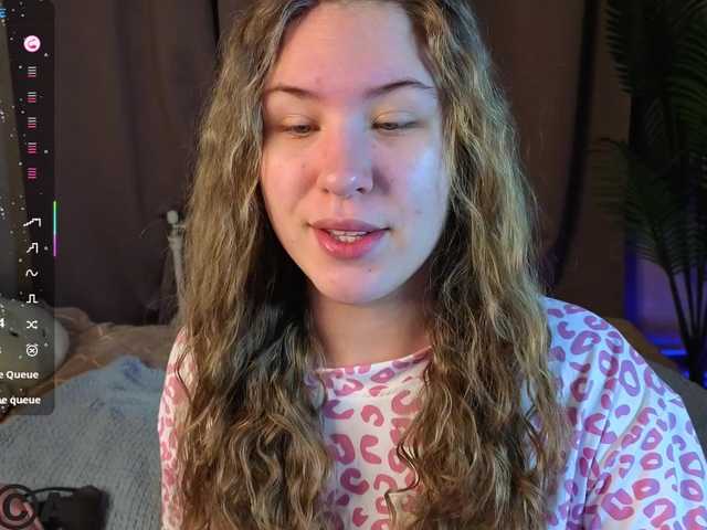 Elsiee-Cuttiess's BongaCams show and profile