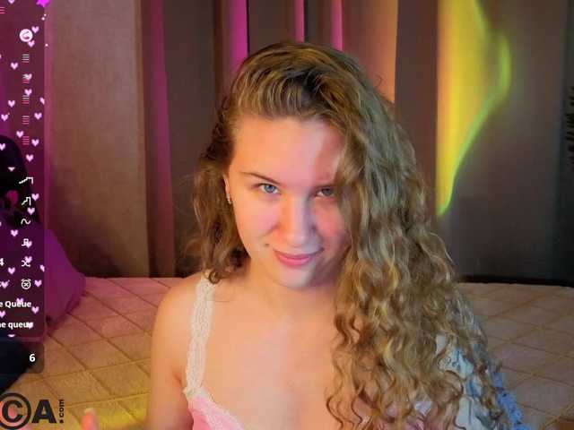 Elsiee-Cuttiess's BongaCams show and profile