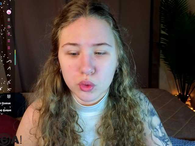 Elsiee-Cuttiess's BongaCams show and profile