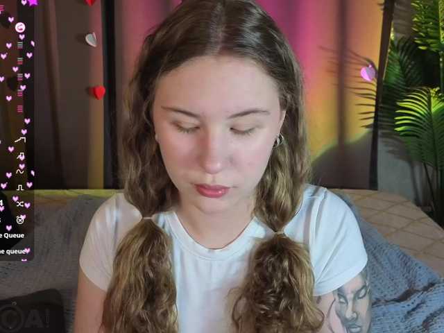 Elsiee-Cuttiess's BongaCams show and profile