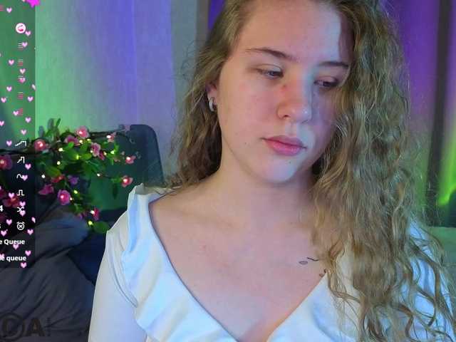 Elsiee-Cuttiess's BongaCams show and profile