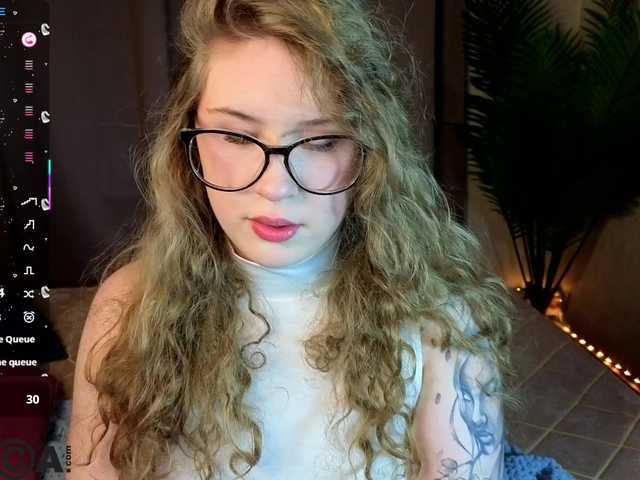 Elsiee-Cuttiess's BongaCams show and profile