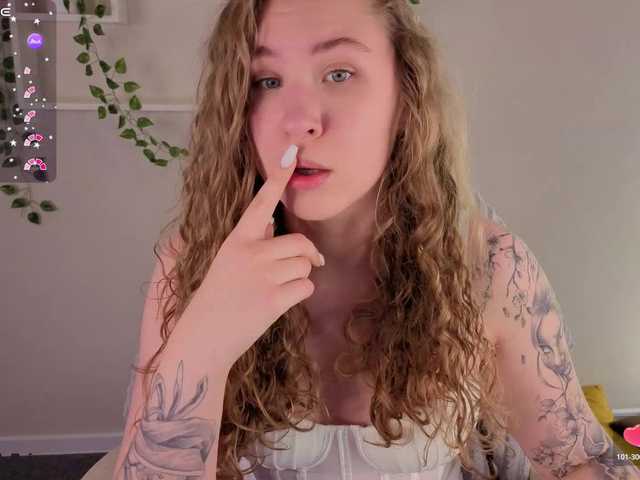 Elsiee-Cuttiess from BongaCams