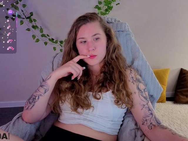 Elsiee-Cuttiess's BongaCams show and profile