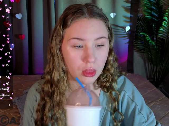 Elsiee-Cuttiess's BongaCams show and profile