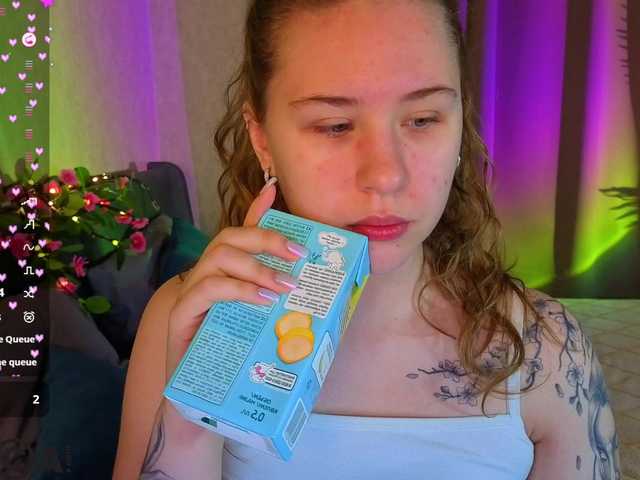 Elsiee-Cuttiess's BongaCams show and profile