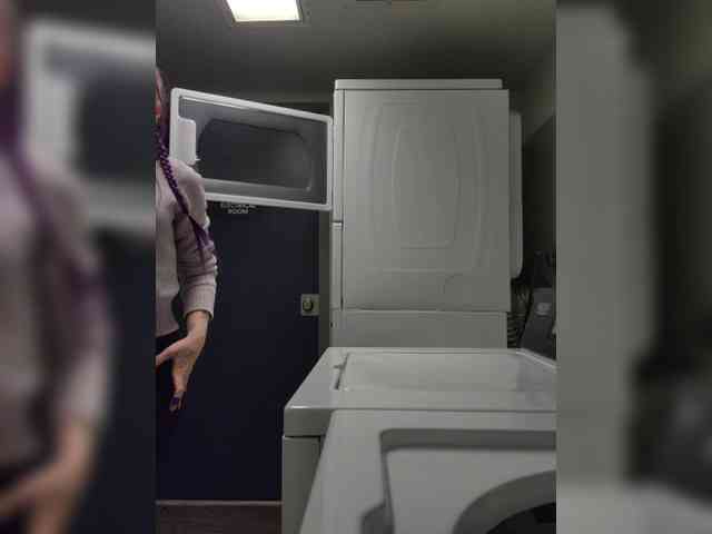 TinyTemptressChanel webcam